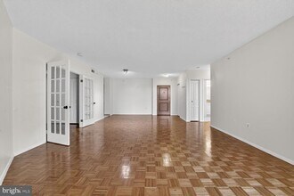 7111 Woodmont Ave in Chevy Chase, MD - Building Photo - Building Photo