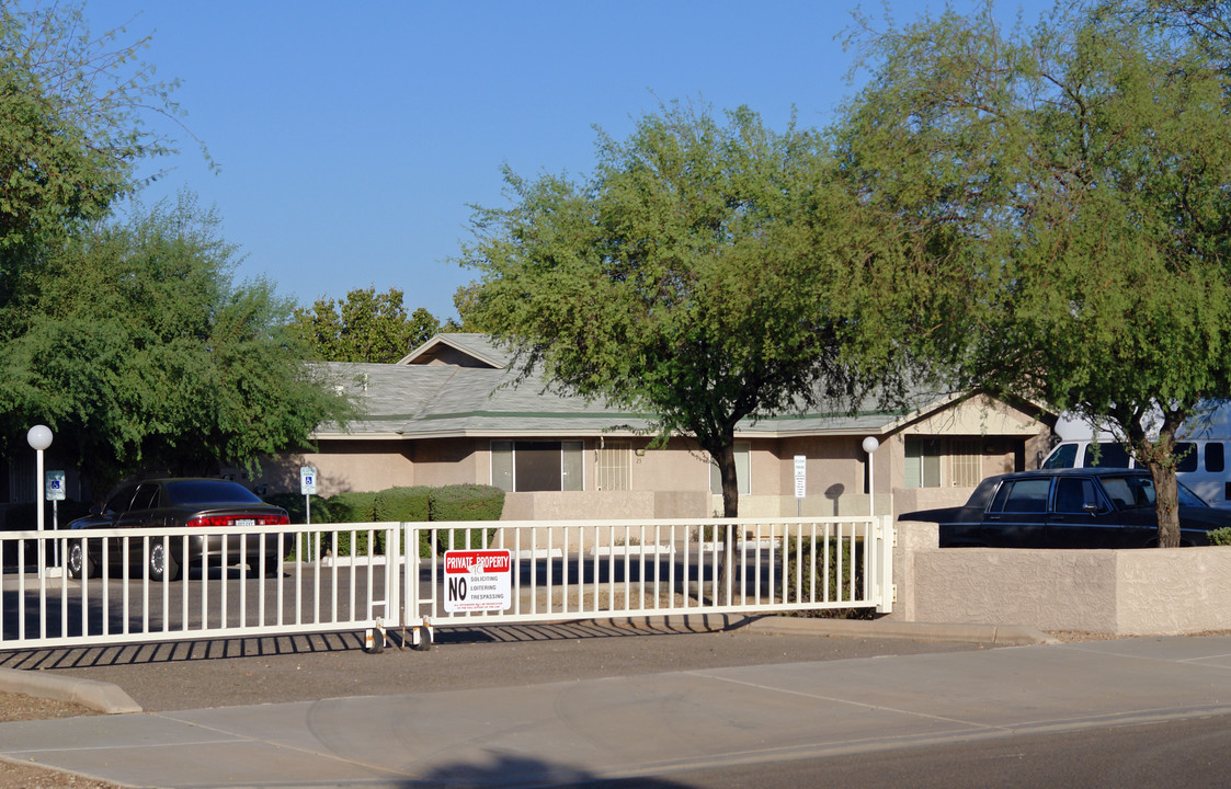 Casa De Merced in Tolleson, AZ - Building Photo