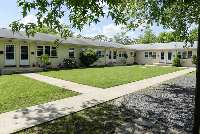 South Monmouth Beach Apartments in Long Branch, NJ - Building Photo - Building Photo