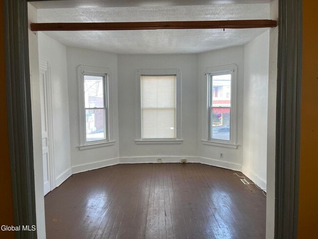 1638 Van Vranken Ave. in Schenectady, NY - Building Photo - Building Photo