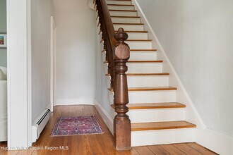 6 N Vernon St in Athens, NY - Building Photo - Building Photo