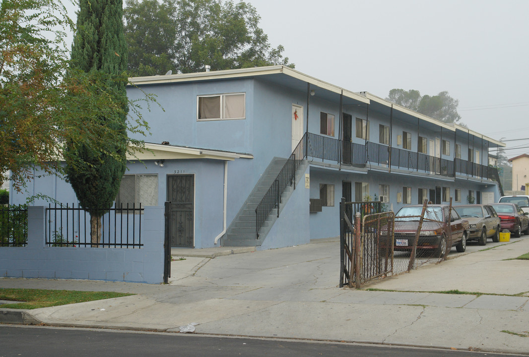 3211 Drew St in Los Angeles, CA - Building Photo