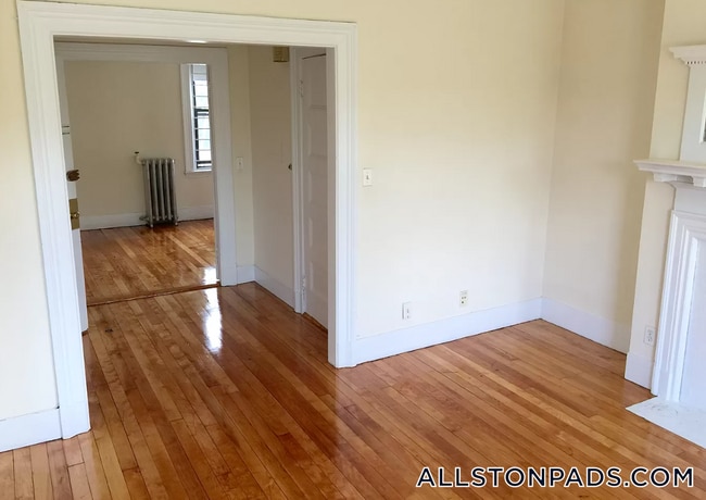 19 Brighton Ave, Unit 4 in Boston, MA - Foto de edificio - Building Photo