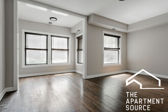 658 W Gordon Ter in Chicago, IL - Building Photo - Building Photo