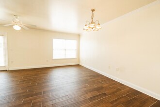 748 Majestic Dr in Crestview, FL - Building Photo - Building Photo