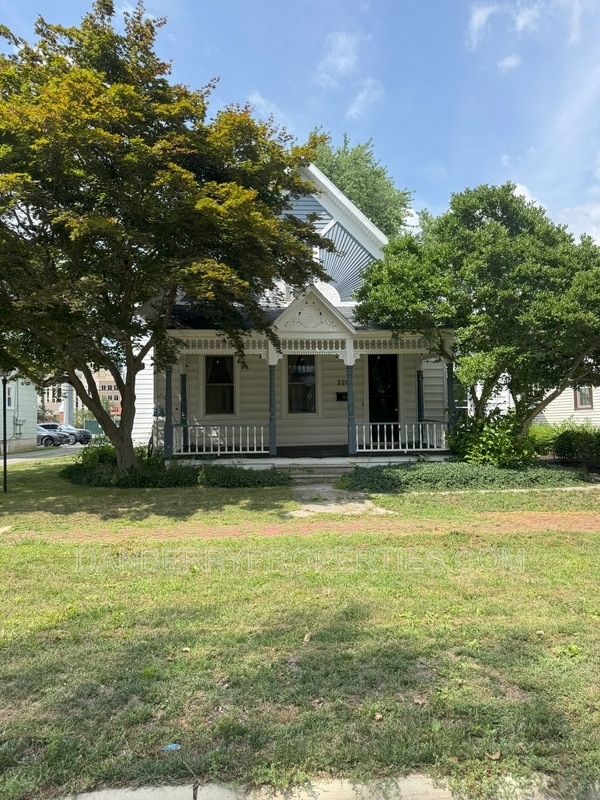 218 E Lima St
