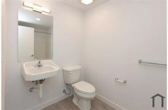 Gorgeous 1 bed/1 bath and Studio units ~ LA City Section 8 Voucher Accepted! in Los Angeles, CA - Foto de edificio - Building Photo