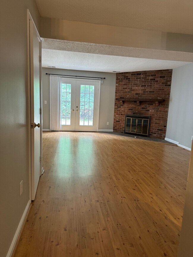 property at 6 Gillette Ct