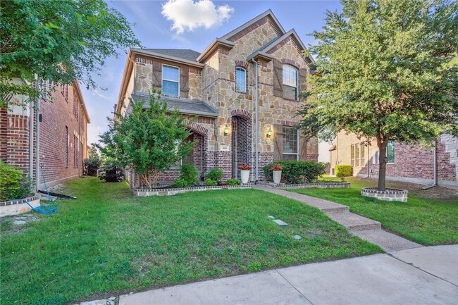 1001 Vineyard Dr in Euless, TX - Building Photo - Building Photo