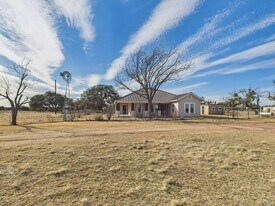 2401 Jack Rabbit Rd in Doss, TX - Building Photo