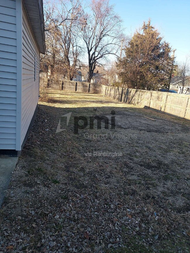 1824 E Clay St in Decatur, IL - Building Photo - Building Photo