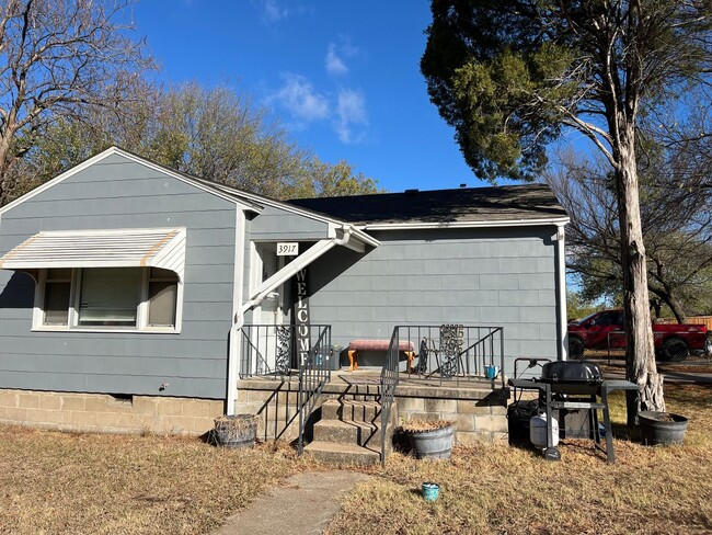 property at 3917 E Xyler St
