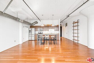 200 N San Fernando Rd in Los Angeles, CA - Building Photo - Building Photo