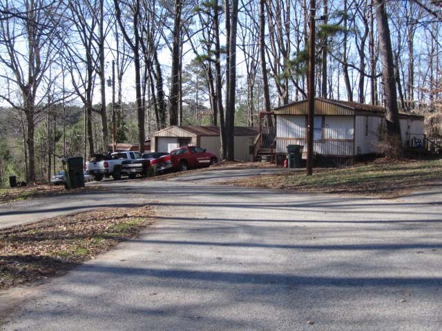 5379 Woodstock Rd in Acworth, GA - Building Photo - Building Photo