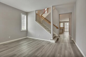 683 Courtyards Loop in Lincoln, CA - Building Photo - Building Photo