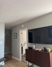 4242 East West Hwy, Unit 917 in Bethesda, MD - Building Photo - Building Photo