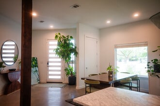 903 Garden Villa Ct in Austin, TX - Foto de edificio - Building Photo