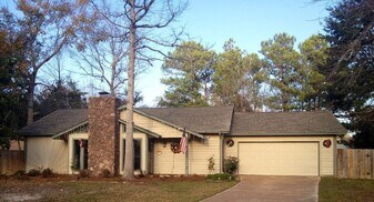 122 Lynne Therese Cir in Ocean Springs, MS - Building Photo