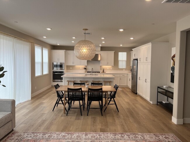 6690 Spartina Ct in Carlsbad, CA - Building Photo - Building Photo