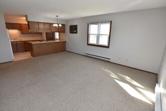 1049-1051 Terrace Dr in Onalaska, WI - Building Photo - Building Photo