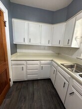 1210 W Mac Queen Ave in Peoria, IL - Building Photo - Building Photo