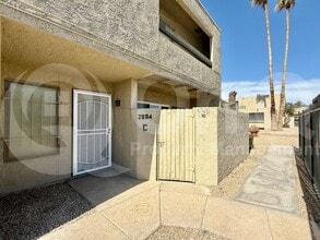 2664 N 43rd Ave in Phoenix, AZ - Foto de edificio - Building Photo