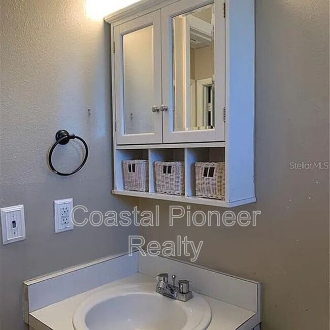 7511 Pitch Pine Cir in Tampa, FL - Building Photo - Building Photo