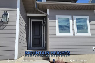 2234 W Northridge Dr in Lehi, UT - Building Photo - Building Photo