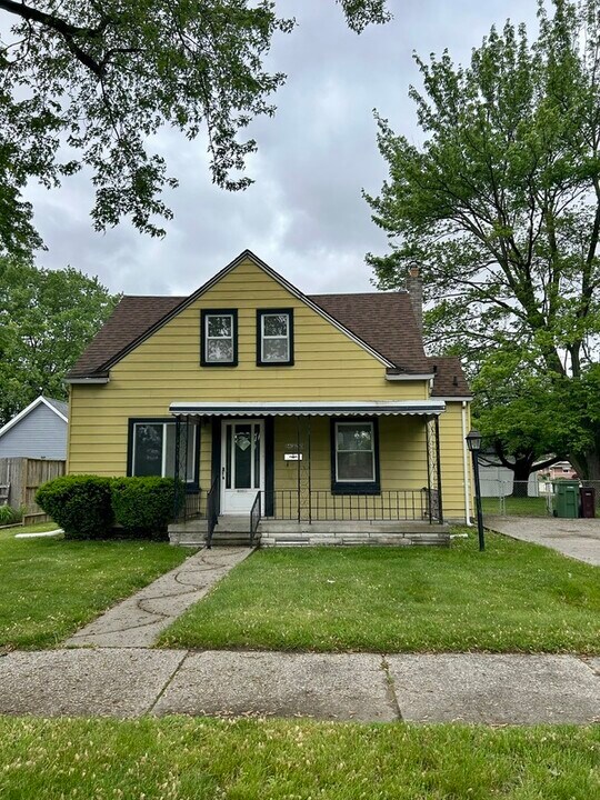 14320 Pearl St in Southgate, MI - Building Photo