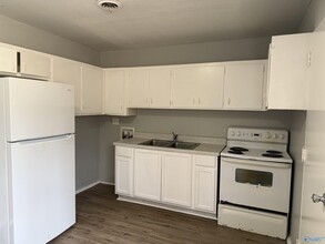 2124 Atkins Dr NW in Huntsville, AL - Building Photo - Building Photo