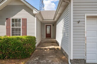 992 Cindy Jo Ct in Clarksville, TN - Building Photo - Building Photo