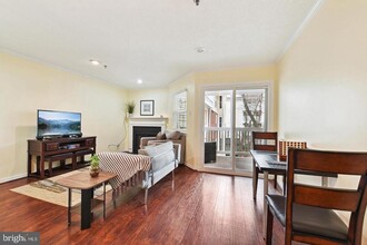1524 Lincoln Way in McLean, VA - Foto de edificio - Building Photo