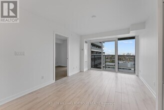 120 Varna Dr in Toronto, ON - Building Photo - Building Photo