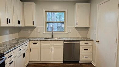 6736 Hartsell Pl, Unit Hartsell in Charlotte, NC - Foto de edificio - Building Photo