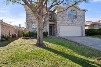 1049 Triple Crown Dr in Fort Worth, TX - Building Photo - Building Photo