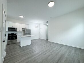 328 Clearwater St in Houston, TX - Building Photo - Building Photo