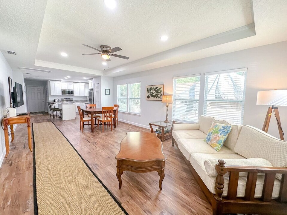 942 SE 7th Ave in Gainesville, FL - Building Photo