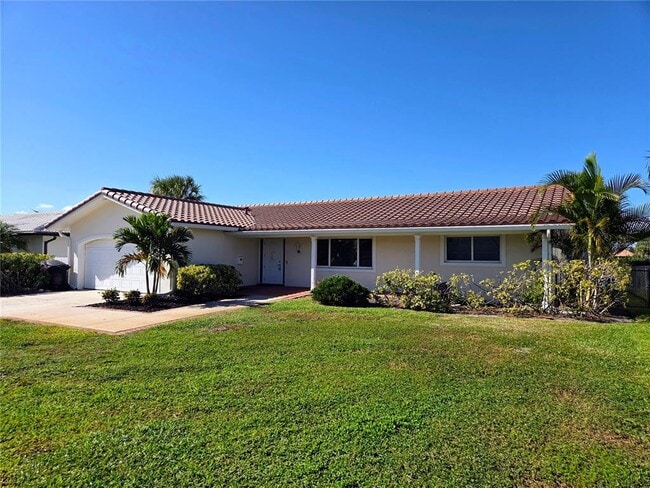 2053 Michigan Ave NE in St. Petersburg, FL - Building Photo - Building Photo
