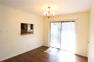 2002 Kenneth Ave in Austin, TX - Building Photo - Building Photo