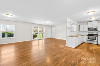 4033 Woodgreen Terrace in Charlotte, NC - Building Photo - Building Photo