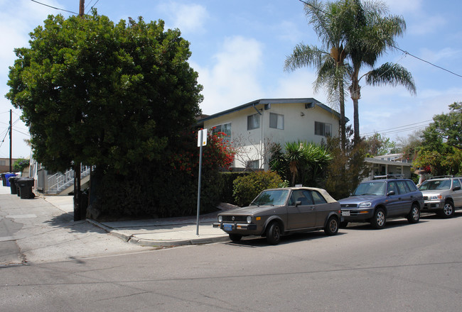 4530 Olney St in San Diego, CA - Building Photo - Building Photo