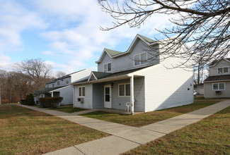 Ivy Street Apartments in Branford, CT - Building Photo - Building Photo