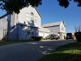 725 Kiley Ave in Yuba City, CA - Building Photo