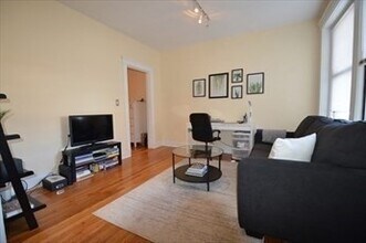 15 Park Dr in Boston, MA - Building Photo - Building Photo