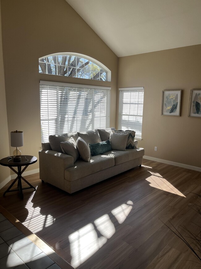 8625 Sassafras St in Windsor, CA - Building Photo - Building Photo