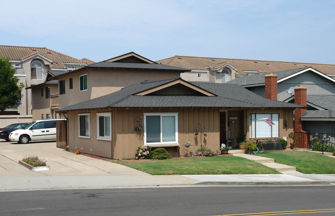 16961 Sims St in Huntington Beach, CA - Building Photo