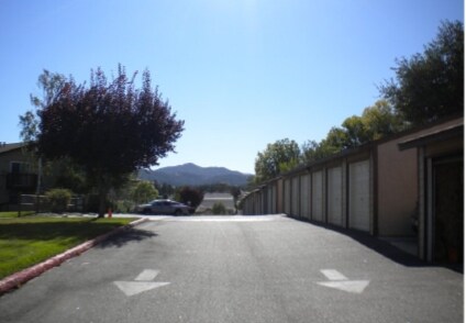 Mira Vista Apartments in Atascadero, CA - Building Photo - Building Photo