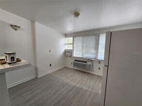 120 SE 7th St in Gainesville, FL - Building Photo - Building Photo
