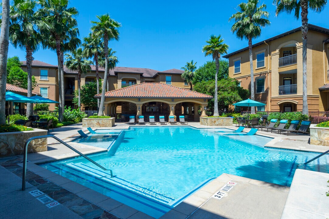 Estancia San Miguel in Houston, TX - Foto de edificio