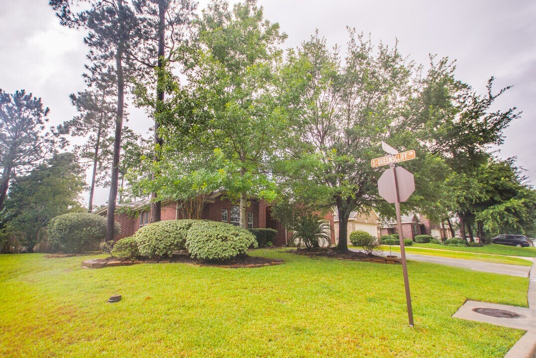 3 N Queenscliff Cir in Spring, TX - Building Photo